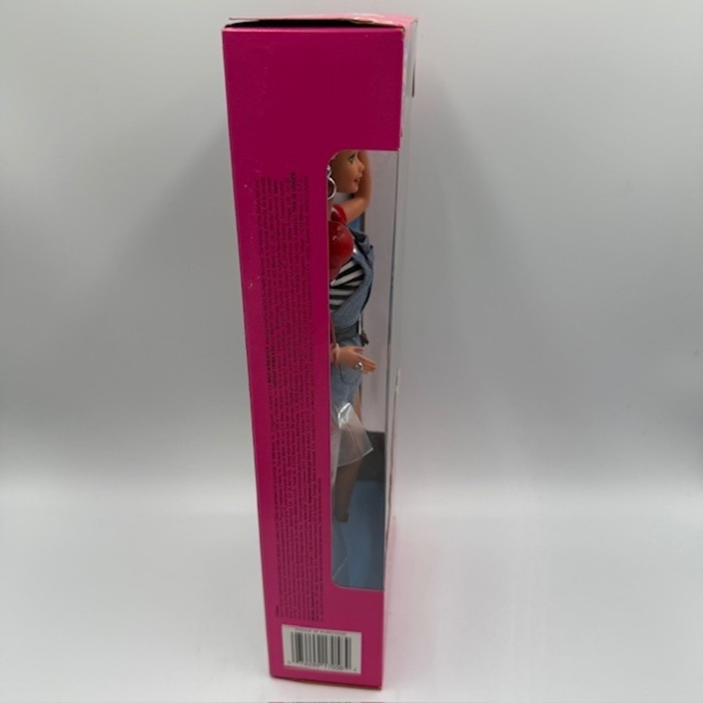 Disney Fun Barbie Fourth Edition 1996 Mattel Mickey Mouse Ears NIB - Picture 4 of 6